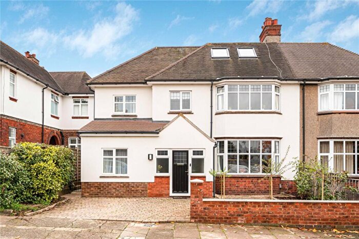 5 Bedroom Semi Detached House For Sale In Chipsey Avenue, Rushmere, Northampton, Northamptonshire, NN1