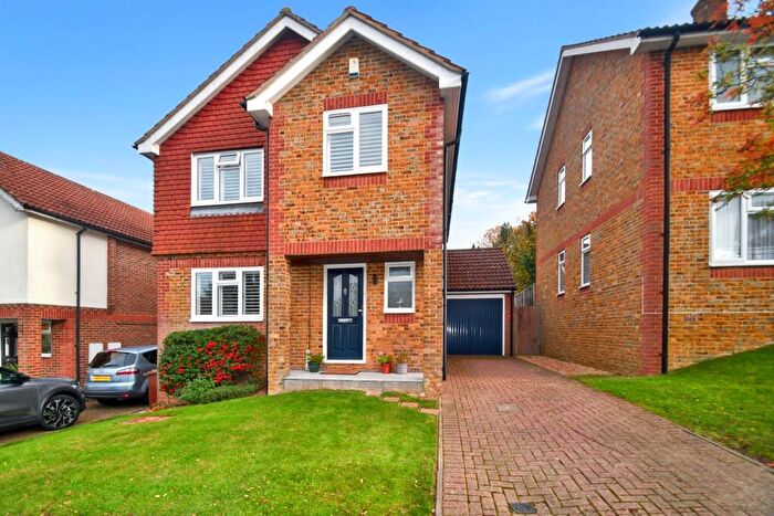 4 Bedroom Detached House For Sale In Silverspot Close, Rainham, Gillingham, ME8