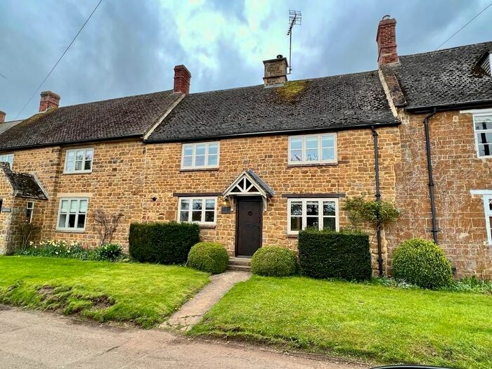 2 Bedroom Terraced House To Rent In Moor Lane, Banbury, OX15