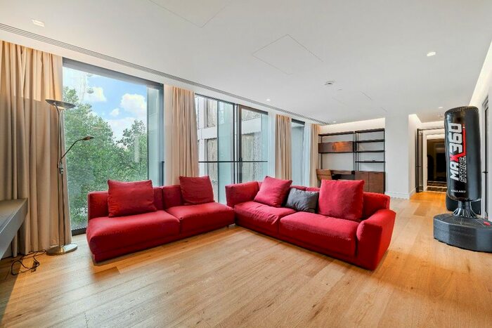 2 Bedroom Flat To Rent In Belvedere Road, London, SE1