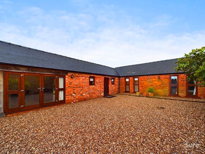 3 Bedroom Property To Rent In Grangewood, Park Farm, DE12