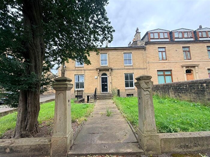 4 Bedroom Block Of Apartments For Sale In Elizabeth Street, Bradford, BD5