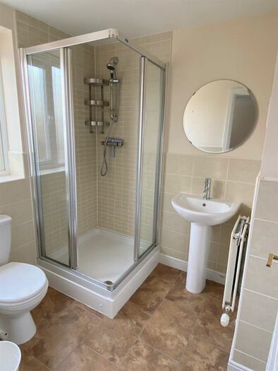 4 Bedroom Town House To Rent In Cardinal Close, Birmingham, B17