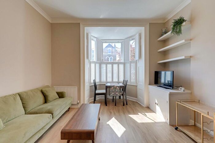 2 Bedroom Flat To Rent In Mount Pleasant Road, Hither Green, SE13