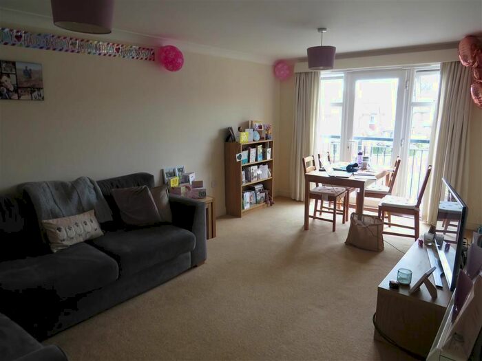 2 Bedroom Flat To Rent In Richmond Meech Drive, Kennington, Ashford, TN24