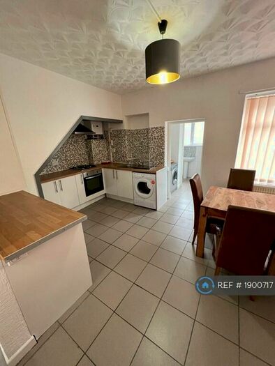 3 Bedroom End Of Terrace House To Rent In Minny Street, Cardiff, CF24