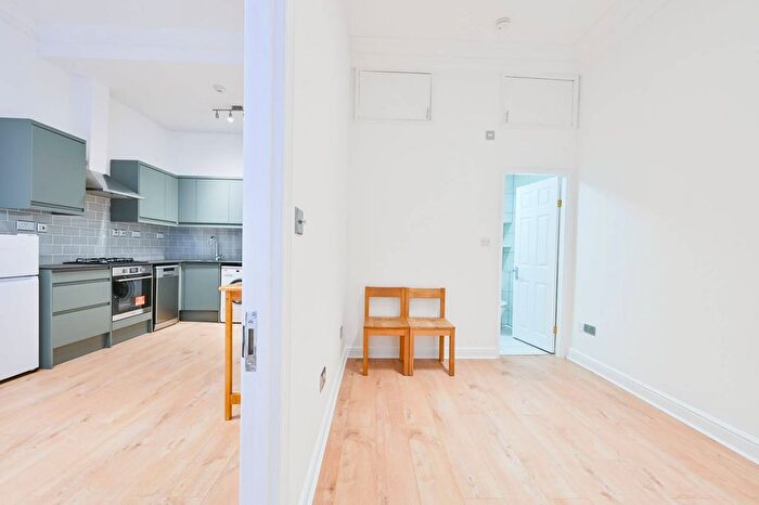 2 Bedroom Flat To Rent In Grays Inn Road, Bloomsbury, London, WC1X