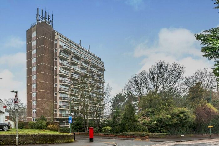 Flat To Rent In Leith Towers Grange Vale, Sutton, Surrey, SM2