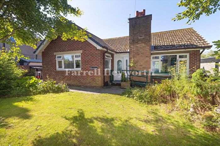 2 Bedroom Bungalow For Sale In Road, Knott End On Sea, Poulton Le Fylde, FY6
