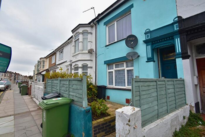 2 Bedroom Flat To Rent In Chichester Road, Portsmouth, Hampshire, PO2