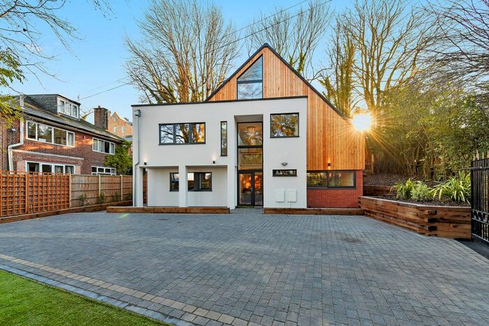 5 Bedroom Detached House To Rent In Elm Bank, Mapperley Park, Nottingham, NG3