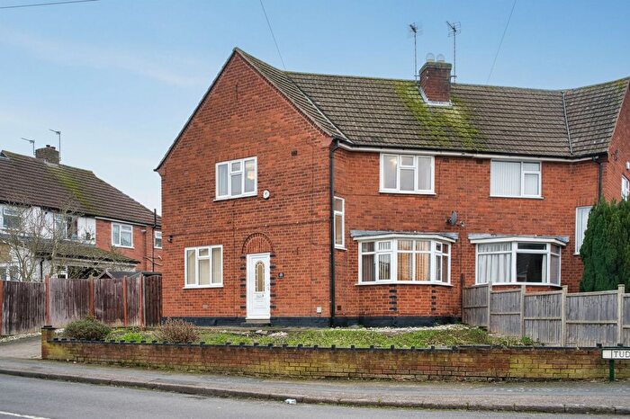 3 Bedroom Semi Detached House To Rent In Tudor Drive, Oadby, Leicester, LE2