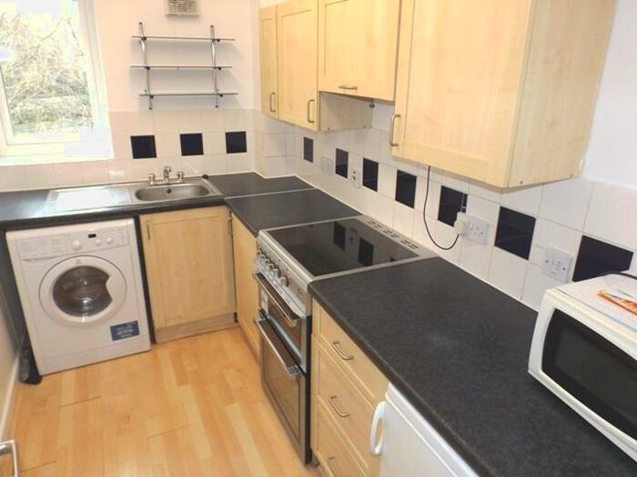 1 Bedroom Apartment To Rent In Headford Gardens, Broomsprings, S3