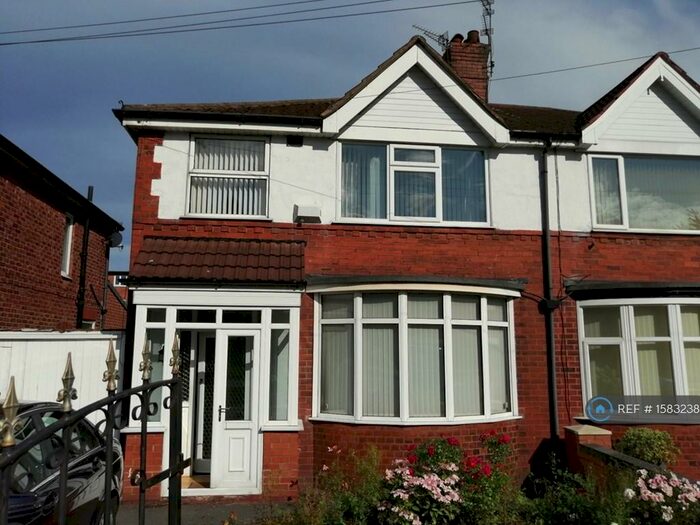 3 Bedroom Semi-Detached House To Rent In Kingsway, Manchester, M19
