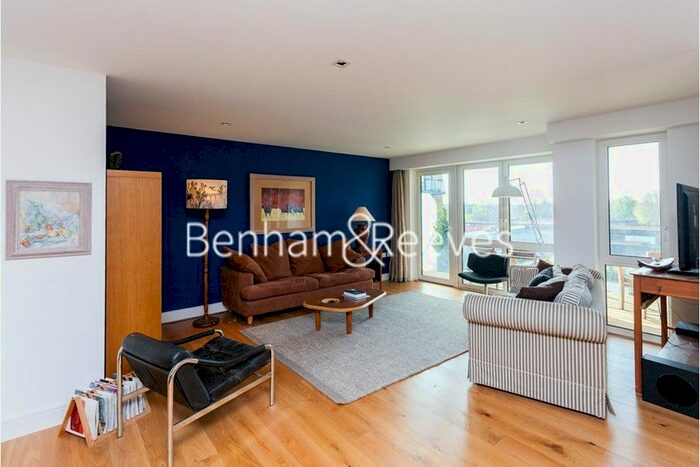 2 Bedroom Flat To Rent In Kew Bridge Road, Brentford, TW8