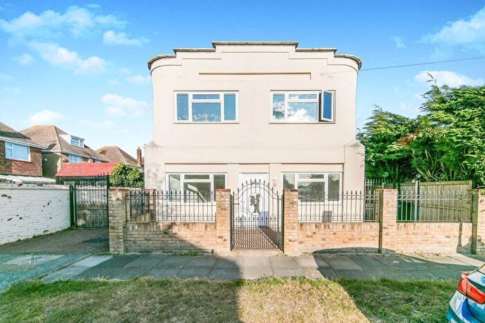 2 Bedroom Maisonette To Rent In Primrose Road, Holland On Sea, CO15