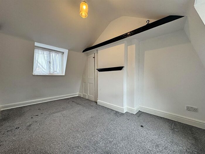 1 Bedroom Flat For Sale In Darby Drive, Waltham Abbey, EN9