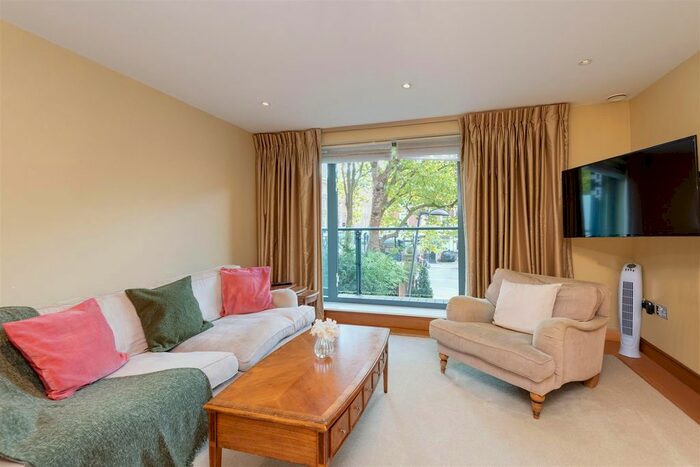 3 Bedroom Flat To Rent In Maida Vale, London, W9