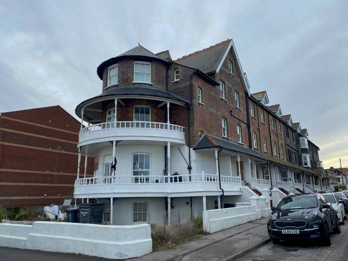 1 Bedroom Flat To Rent In Sussex Court, Sussex Gardens, Westgate, Kent, CT8