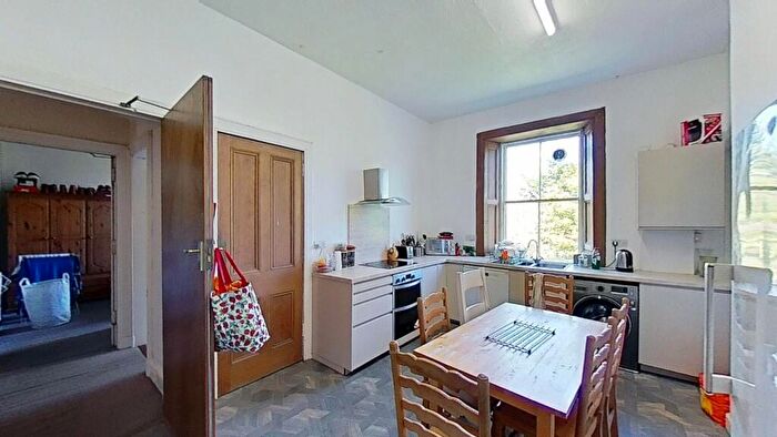 4 Bedroom Flat To Rent In () Warrender Park Road, Edinburgh, EH9