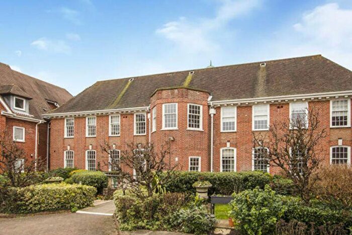 1 Bedroom Retirement Property For Sale In Belvedere Court, Hoddesdon, EN11