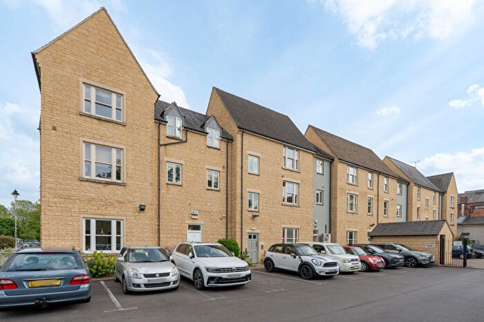2 Bedroom Apartment To Rent In Mill Walk, Witney, Oxfordshire, OX28