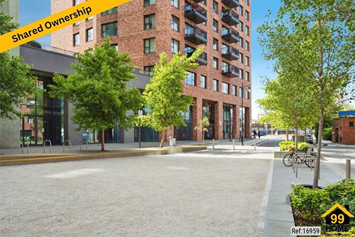 2 Bedroom Flat For Sale In Headwater Point, London, E3