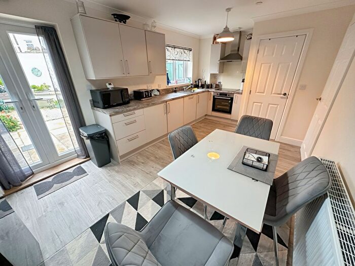 3 Bedroom Semi-Detached House For Sale In Stratford Road, Milford Haven, SA73