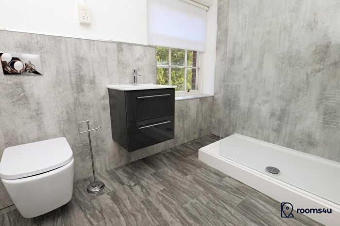 7 Bedroom Town House To Rent In Falkner Square, Liverpool, Merseyside, L8