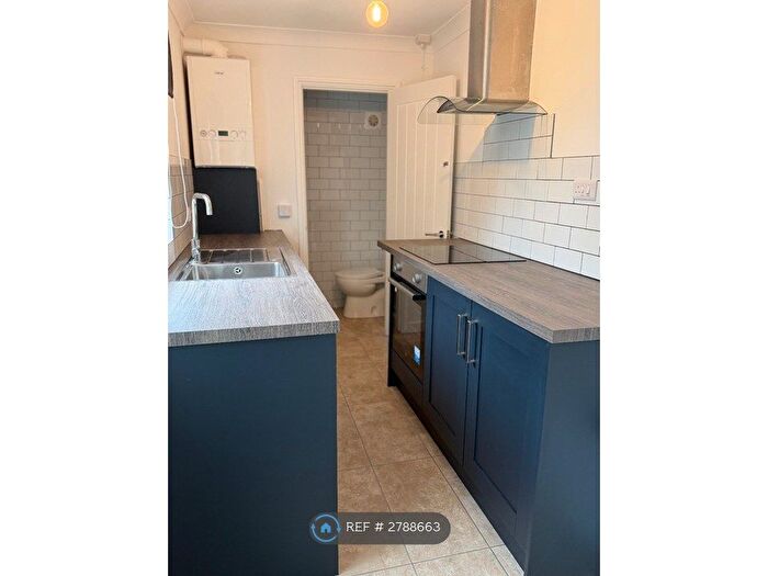 2 Bedroom Semi-Detached House To Rent In Till Road, Lowestoft, NR32