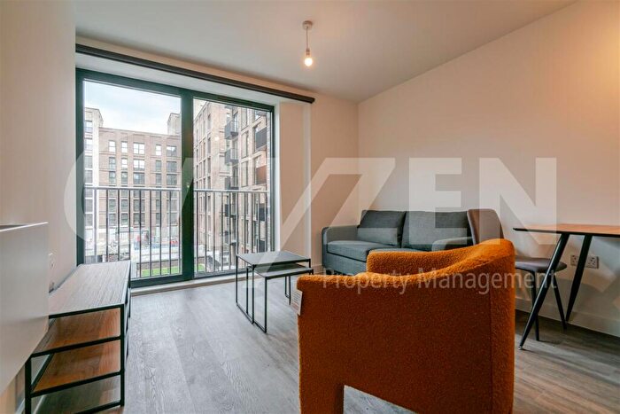 1 Bedroom Flat To Rent In Berkeley Square, - Ordsall Lane, M5