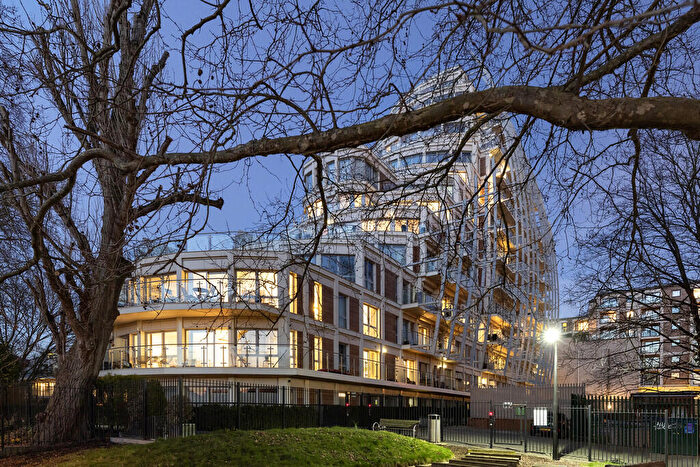 1 Bedroom Apartment For Sale In Kingston Riverside, Kingston Upon Thames, KT2