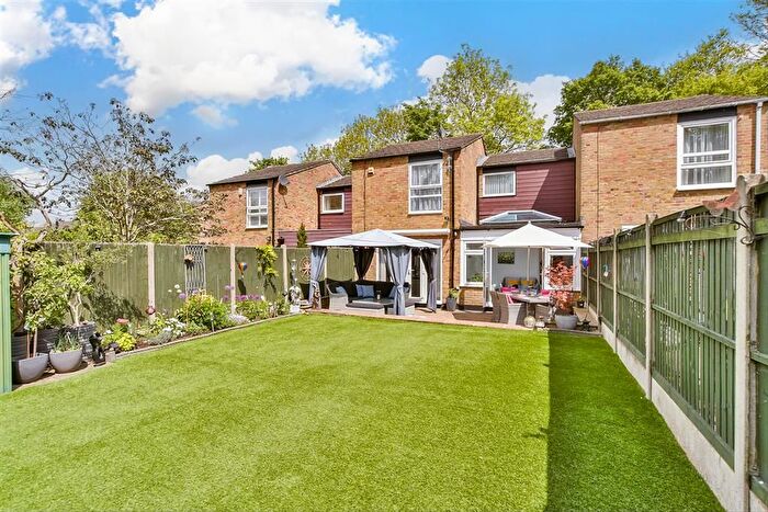 3 Bedroom Terraced House For Sale In Knights Croft, New Ash Green, Longfield, Kent, DA3