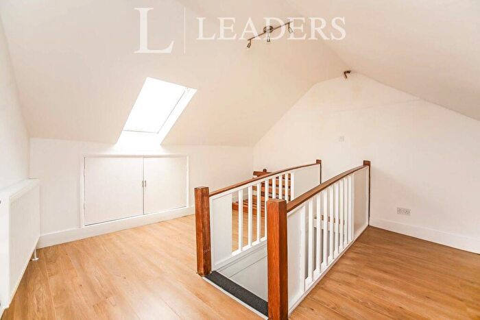 3 Bedroom Flat To Rent In Canterbury Street, ME7