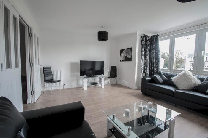 4 Bedroom Terraced House To Rent In Woodlands Terrace, Cults, Aberdeen, AB15