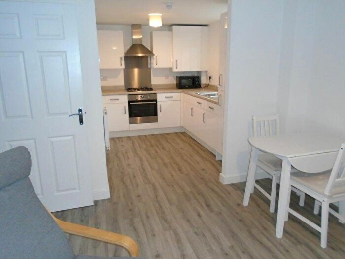 2 Bedroom Flat To Rent In Apartment, Cowdray Court, B29