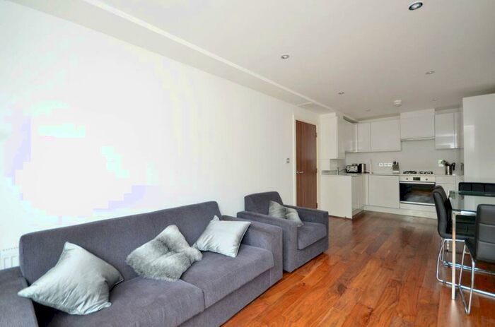 2 Bedroom Flat To Rent In Hackney Road, Shoreditch, London, E2