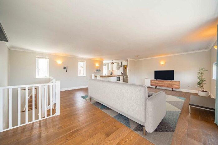 2 Bedroom Flat For Sale In Clapham High Street, Clapham, SW4