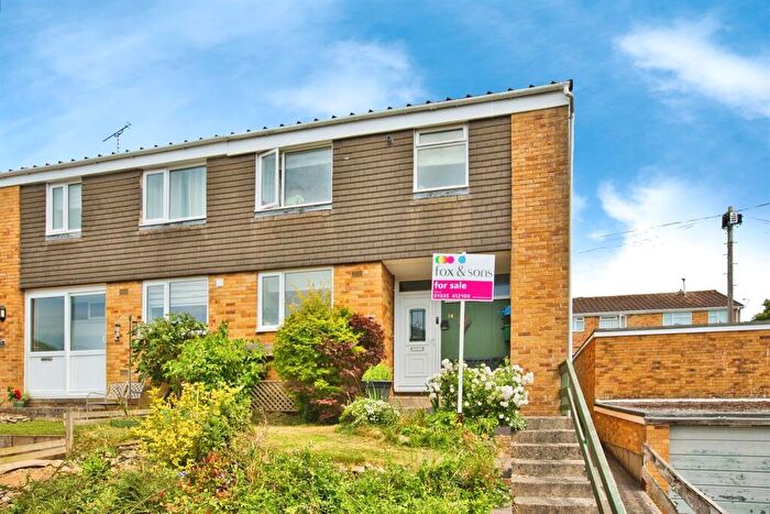 3 Bedroom Semi-Detached House For Sale In Monks Dale, Yeovil, BA21