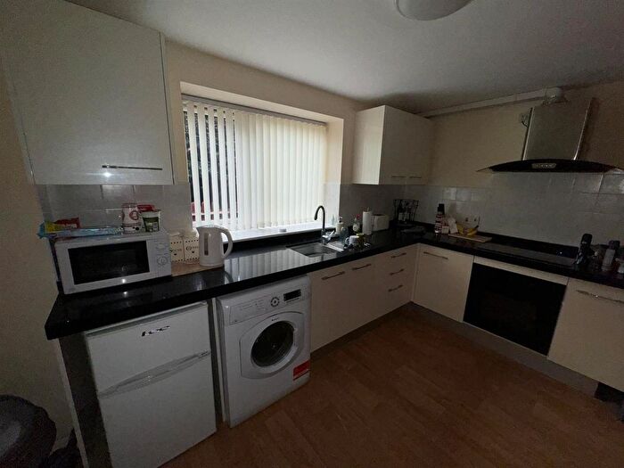 1 Bedroom Flat To Rent In Brunswick Park Road, Wednesbury, WS10
