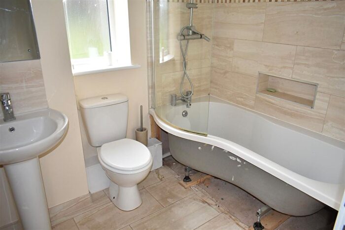 1 Bedroom Flat To Rent In Tower Road South, Warmley, Bristol, BS30