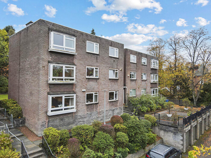 3 Bedroom Apartment For Sale In Flat Colquhoun Court, Nithsdale Road, Pollokshields, G41