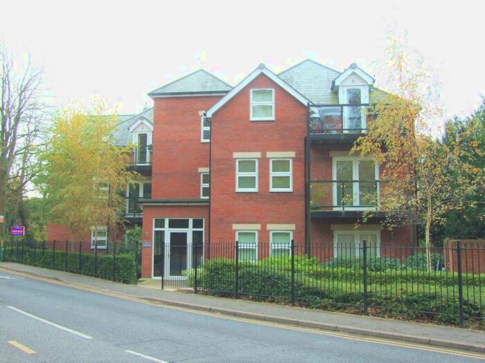 2 Bedroom Flat To Rent In Branksome Wood Road, , Bournemouth, BH2