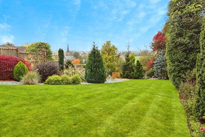 4 Bedroom Detached House For Sale In Bream Avenue, Cleckheaton, BD19