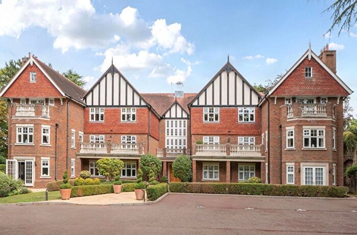 2 Bedroom Flat For Sale In Kemnal Road, Chislehurst, Kent, BR7