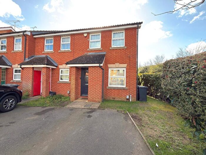 2 Bedroom End Of Terrace House For Sale In Wraysbury Close, Leagrave, Luton, Bedfordshire, LU4