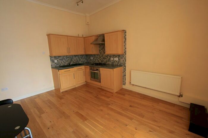 1 Bedroom Flat To Rent In Streatham High Road, Streatham, SW16