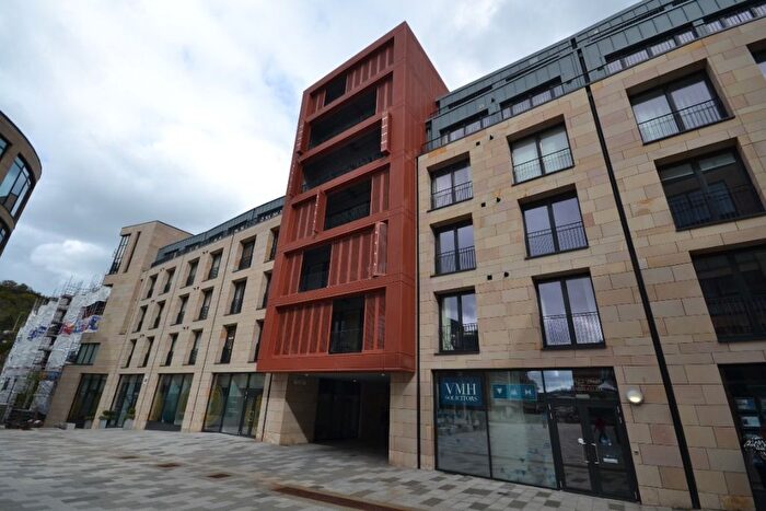 3 Bedroom Flat To Rent In Shoemakers Square, Central, Edinburgh, EH8