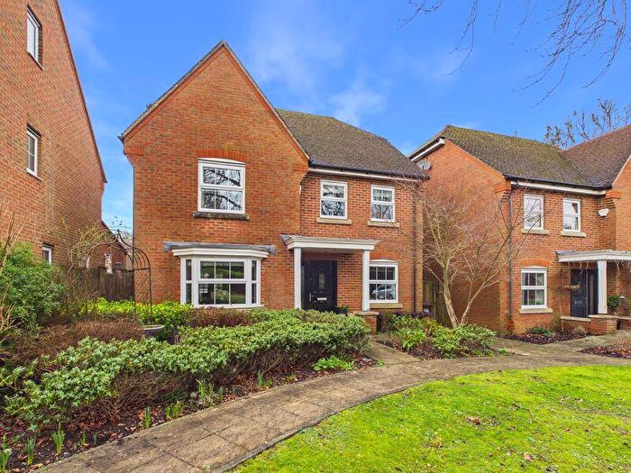 5 Bedroom Detached House For Sale In Newbery Close, Caterham, CR3