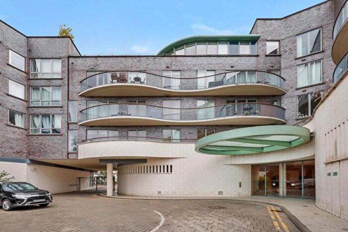 2 Bedroom Flat To Rent In Fortune Green Road, London, NW6